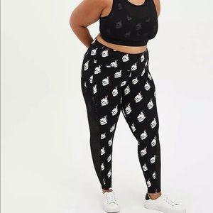 Torrid size 4 flaming skull active legging pant NWT